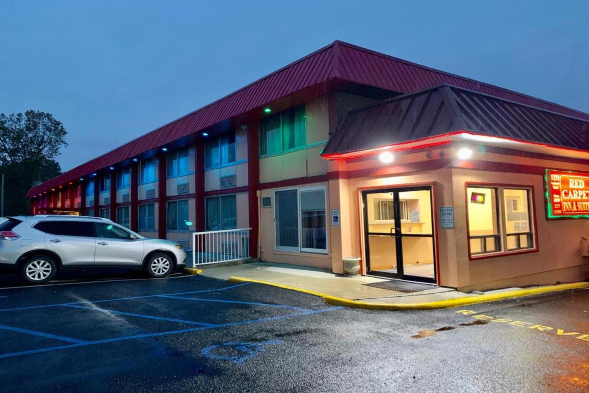 Red Carpet Inn & Suites Lima -Listing Partner Exteriör bild