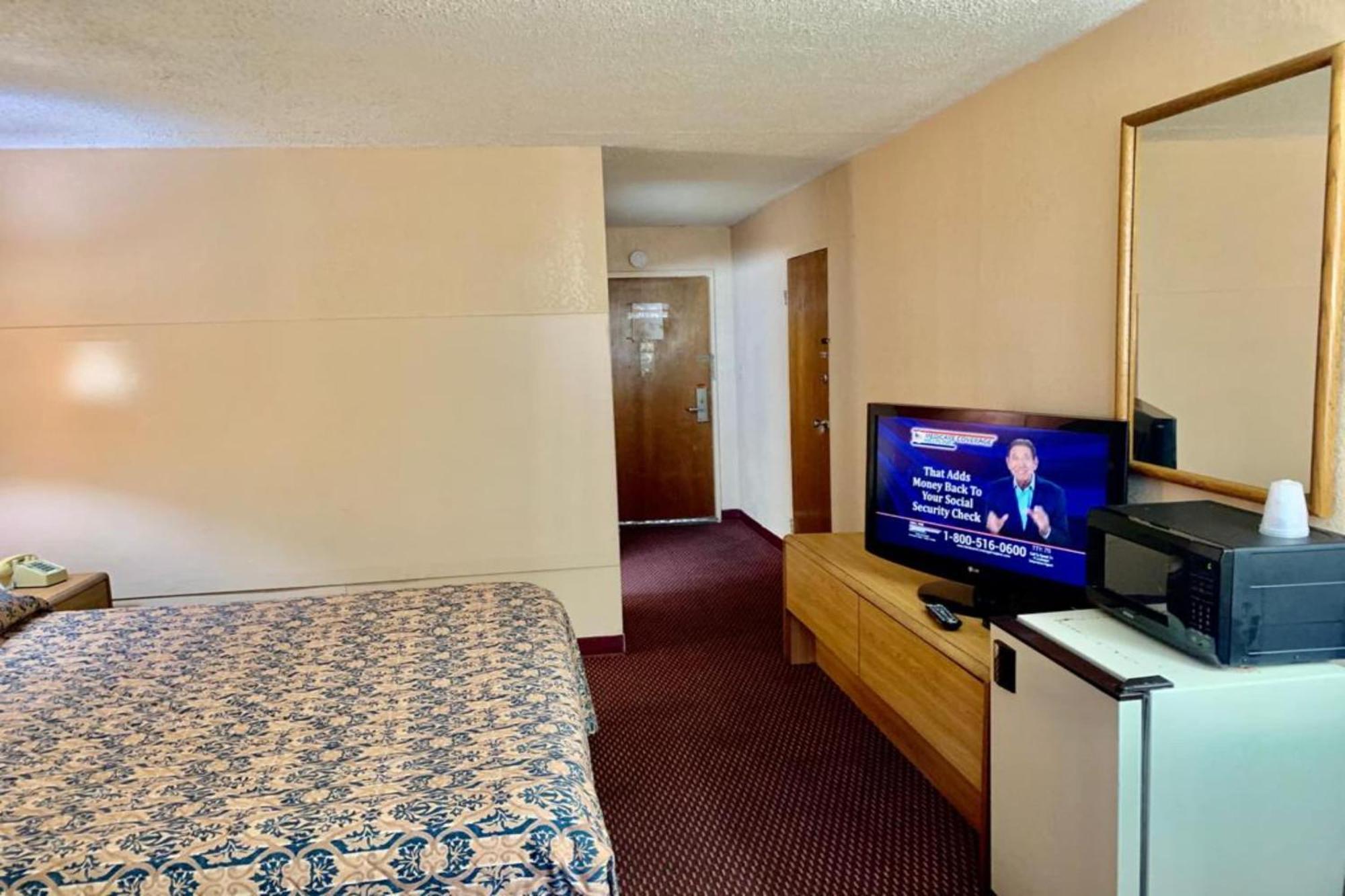 Red Carpet Inn & Suites Lima -Listing Partner Exteriör bild