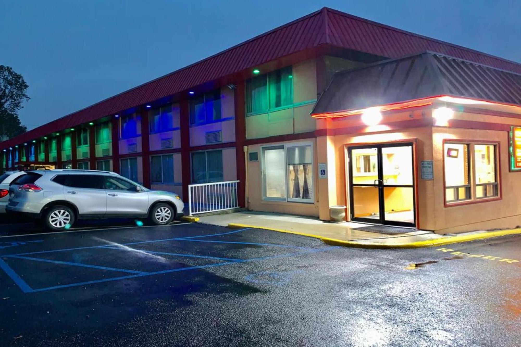 Red Carpet Inn & Suites Lima -Listing Partner Exteriör bild