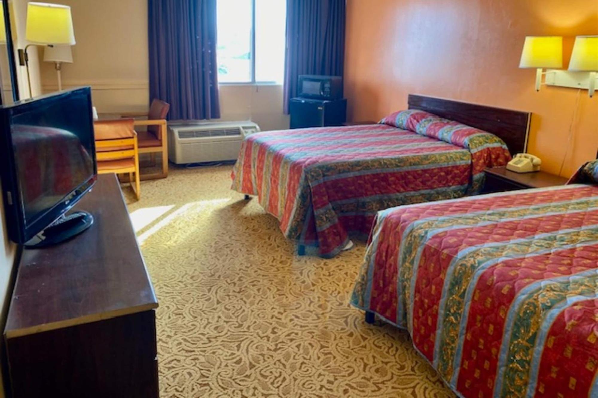 Red Carpet Inn & Suites Lima -Listing Partner Exteriör bild